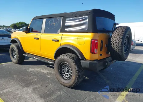 2022 Ford Bronco Black Diamond z USA, uszkodzony, nr VIN 1FMEE5DH3NLB35950